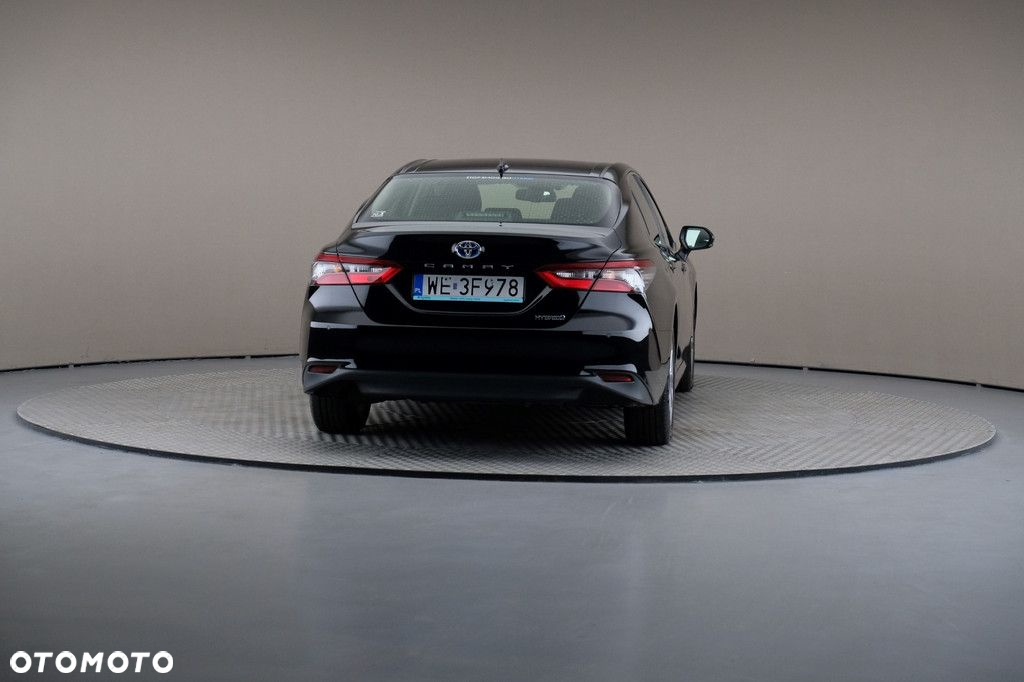 Toyota Camry - 5
