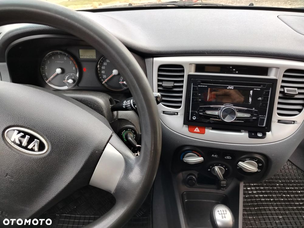 Kia Rio 1.4 Comfort - 4