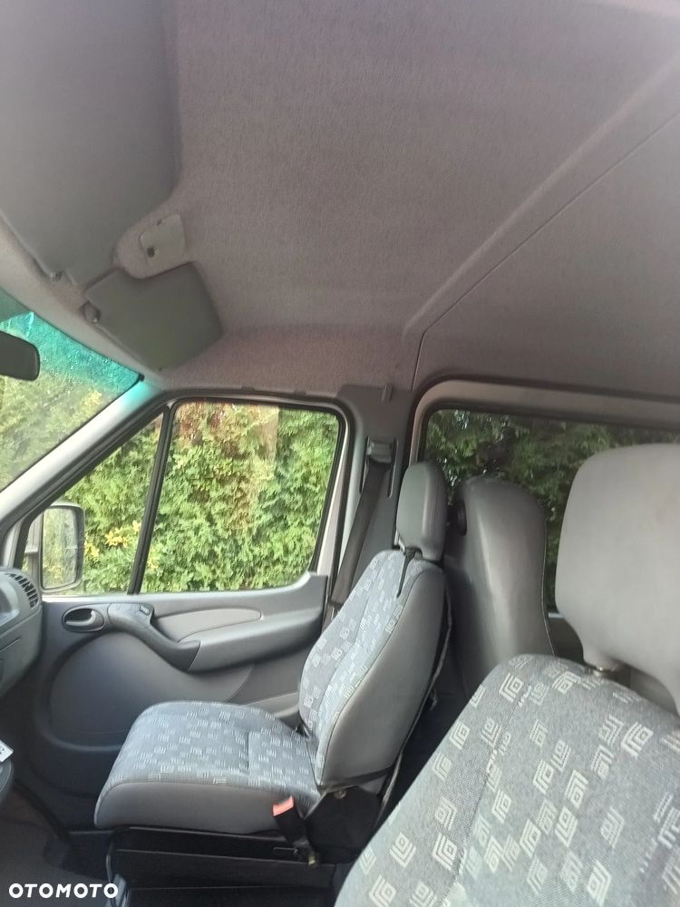 Mercedes-Benz Sprinter - 9
