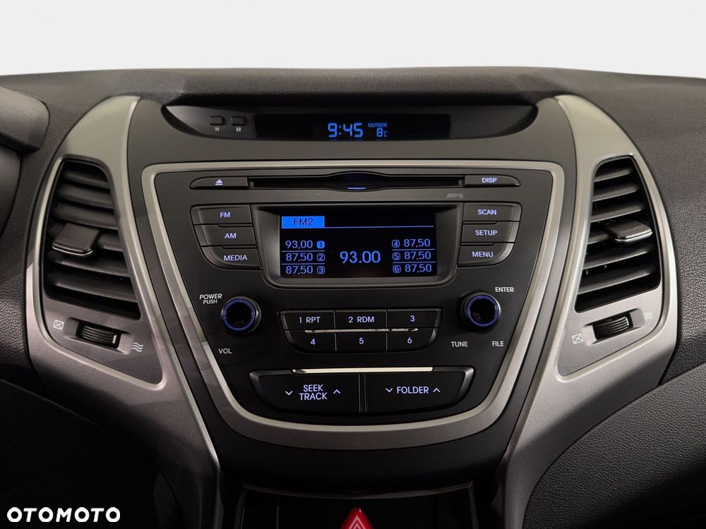 Hyundai Elantra - 21