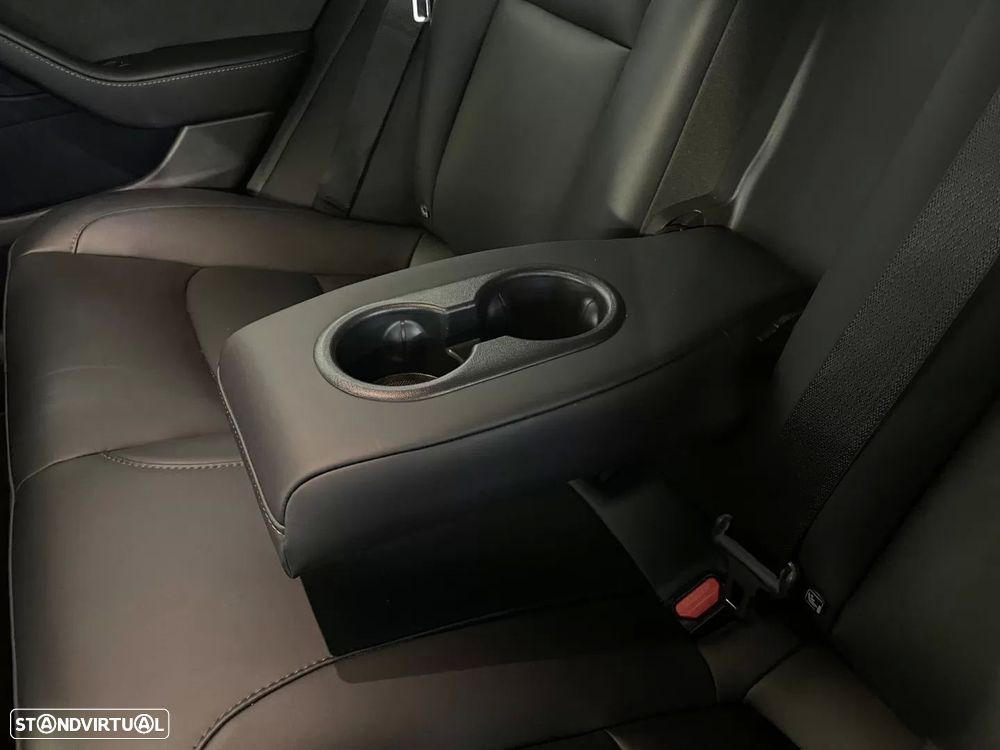 Tesla Model 3 Long Range Tração Traseira - 16
