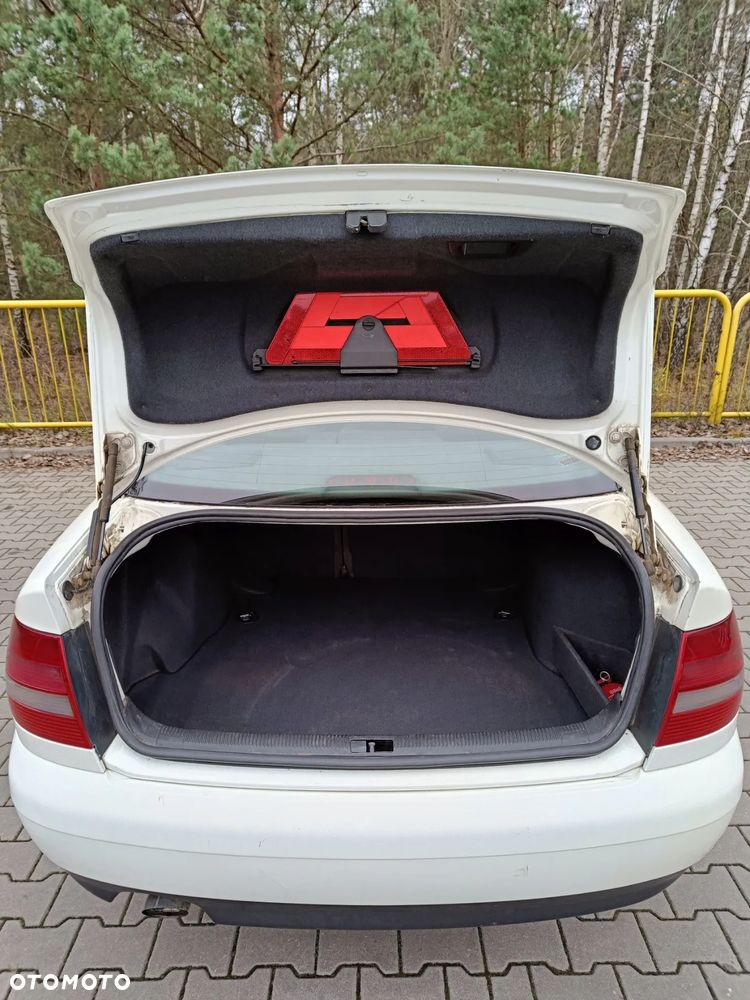 Audi A4 Limousine - 15