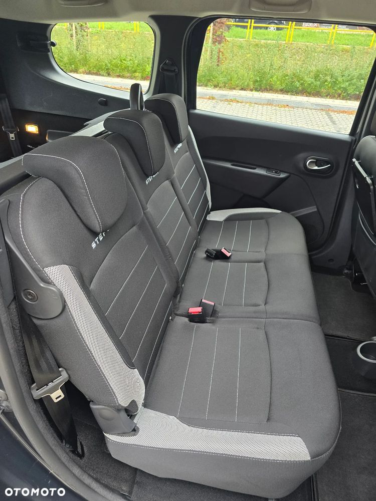 Dacia Lodgy dCi 90 Essential - 17