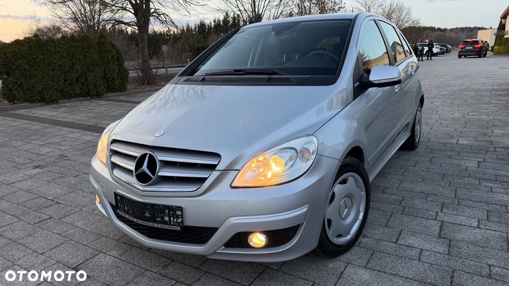 Mercedes-Benz Klasa B 180 BlueEFFICIENCY SPORT EDITION - 23