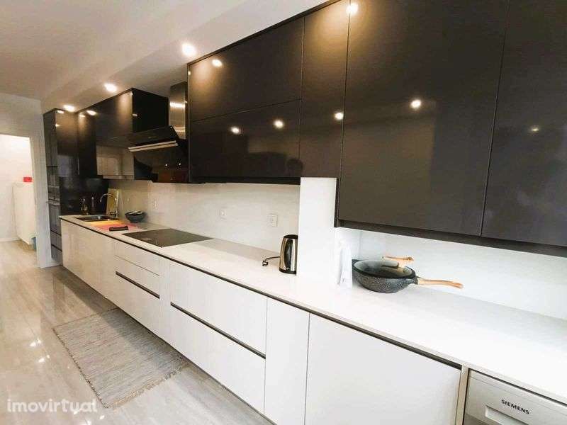 T4 Moderno c/ 247m², 2 Suítes, Garagem Dupla e Vistas Amplas – Guarda - Grande imagem: 3/12