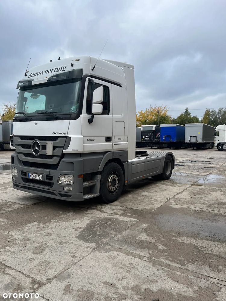 Mercedes-Benz actros - 3