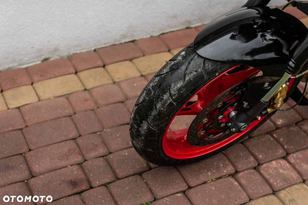 Triumph Street Triple - 7