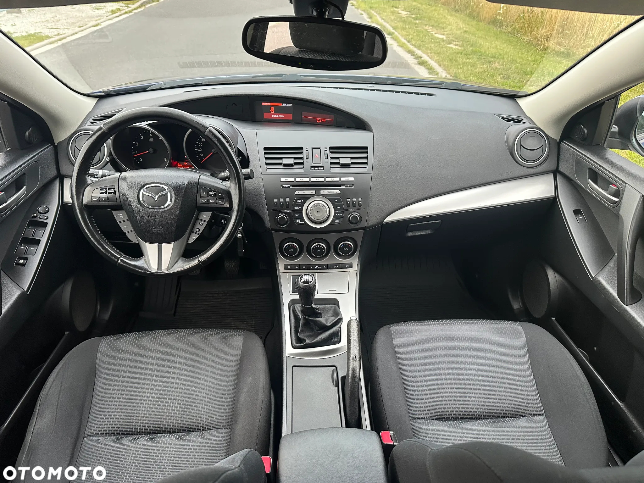 Mazda 3 2.0 Exclusive + - 3