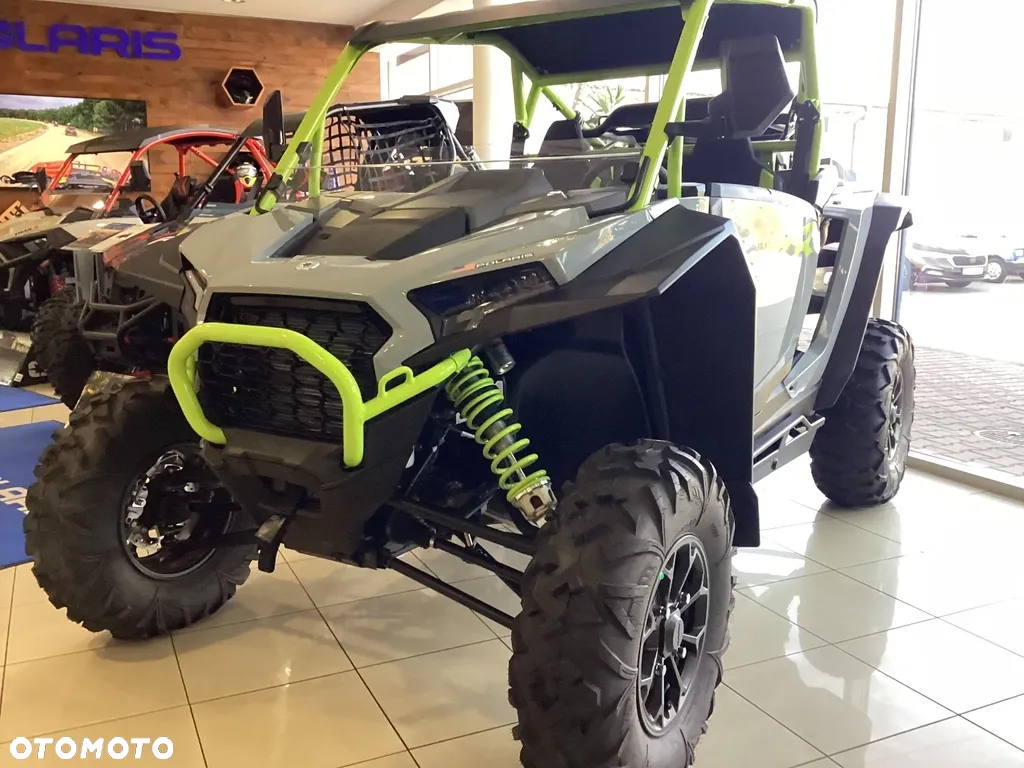Polaris RZR - 6