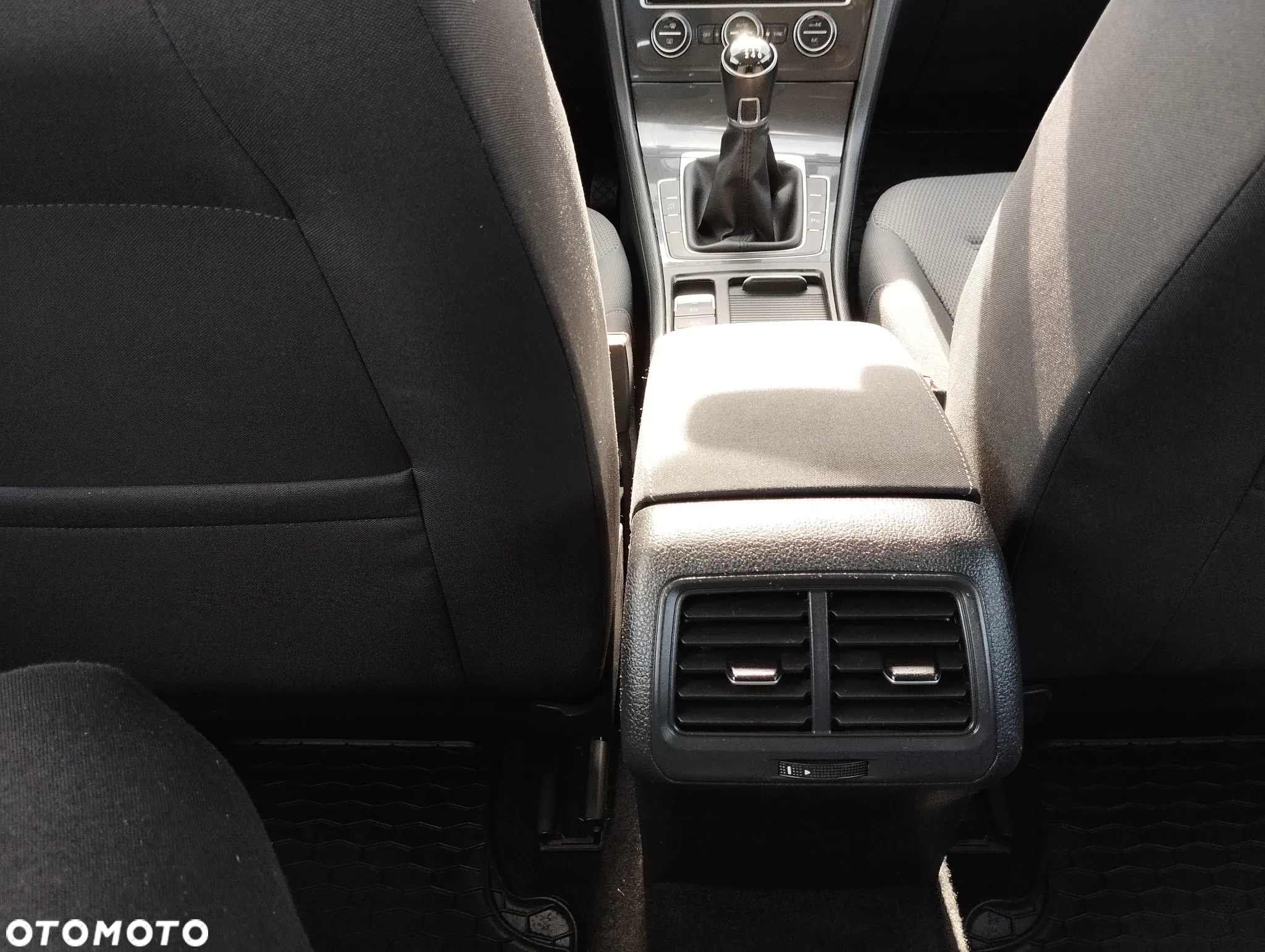Volkswagen Golf VII 1.5 TSI BMT Comfortline - 15