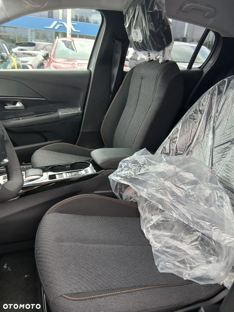 Peugeot 208 1.2 mHEV Business e-DCS6 - 10