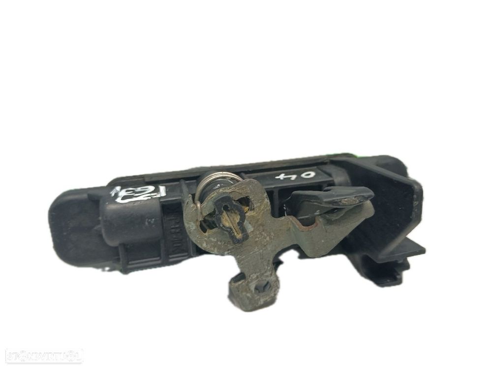 Interruptor / Switch / Botão Da Mala Mazda 3 (Bk) - 3