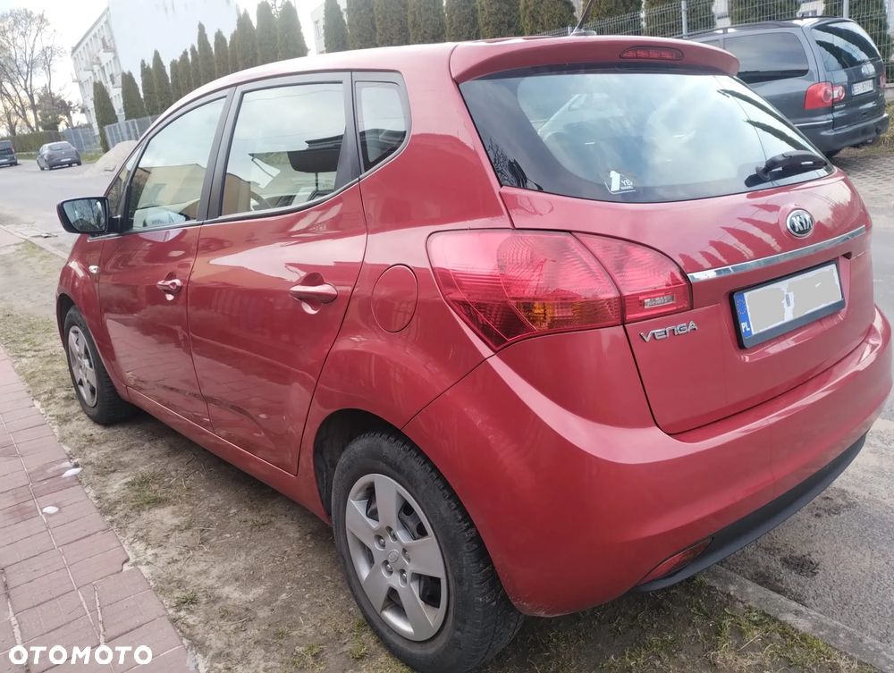 Kia Venga 1.4 CVVT UEFA EURO 2016 - 6