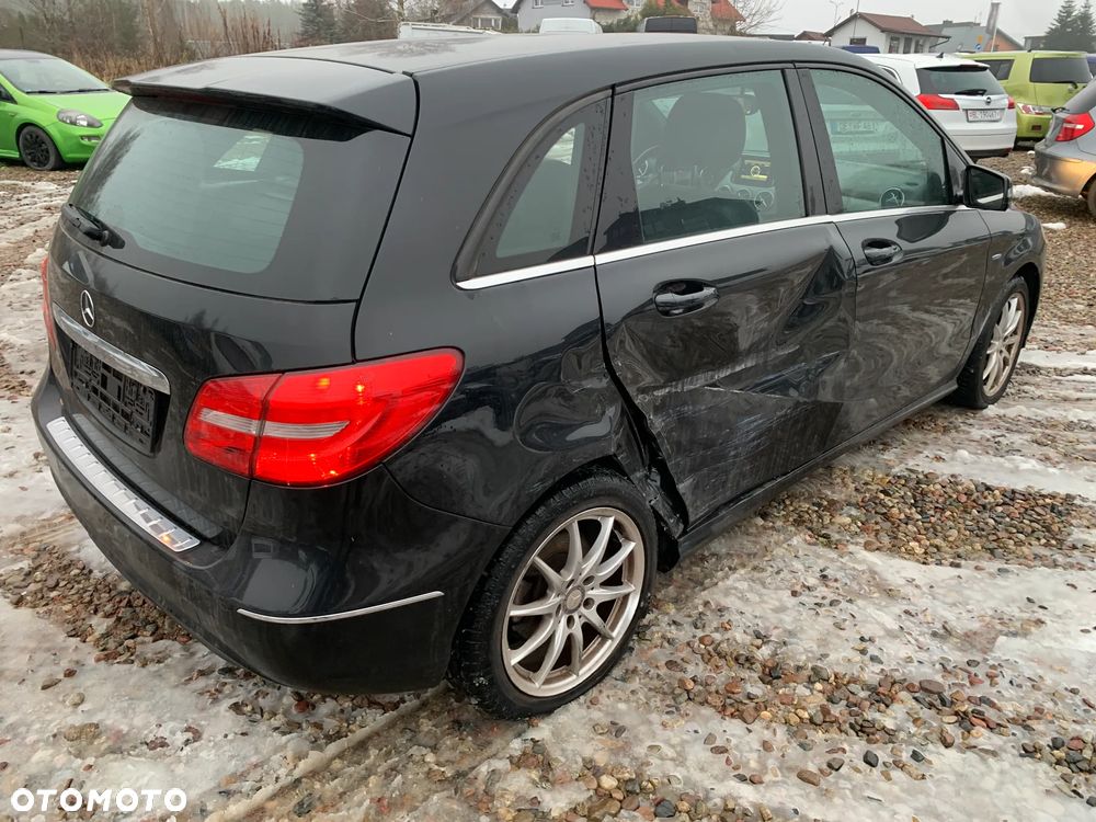Mercedes-Benz Klasa B 180 UrbanStyle Edition - 3