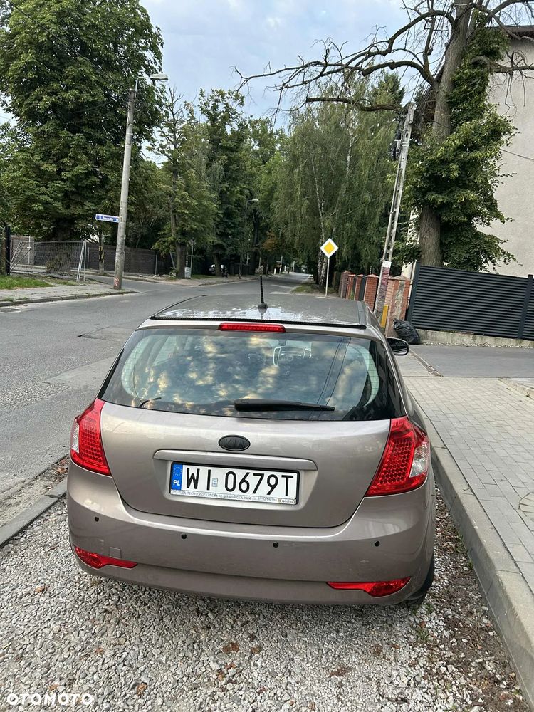 Kia Ceed Cee'd 1.6 Crdi Comfort + - 6