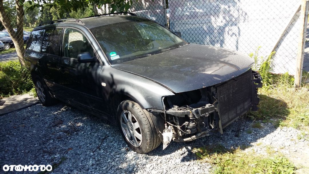 Części VW Volkswagen Passat B5 kombi 1.9 116KM automat szary - 1
