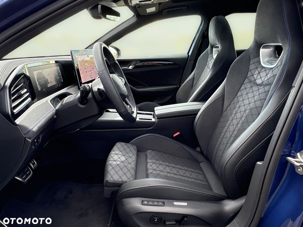 Volkswagen Passat - 12