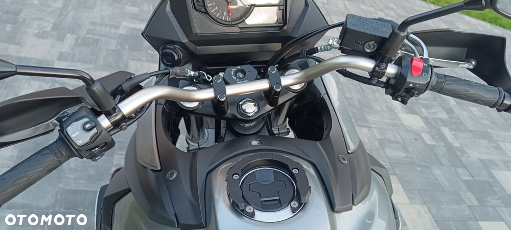 Suzuki V-STROM - 4