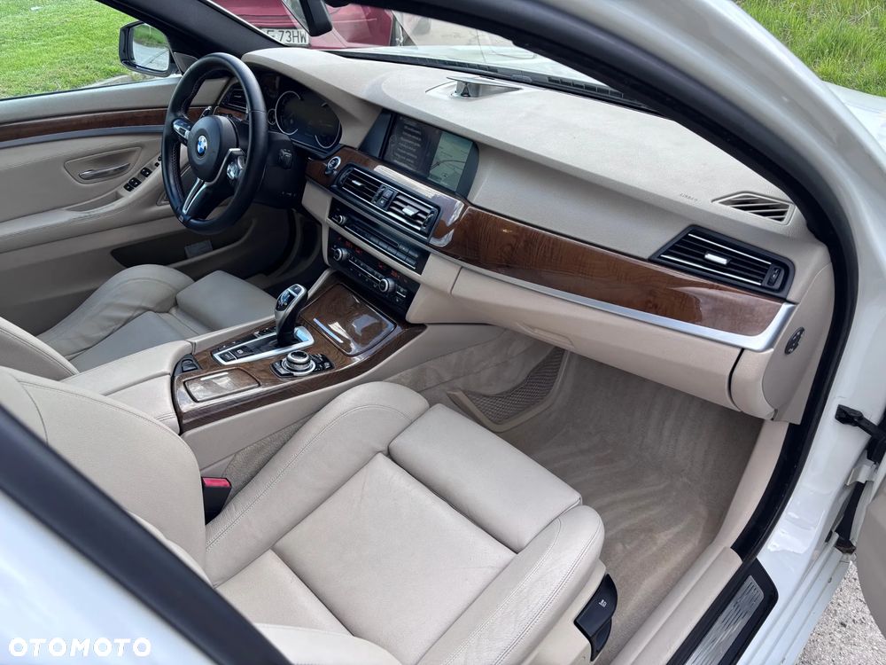 BMW Seria 5 525d xDrive Sport-Aut - 9