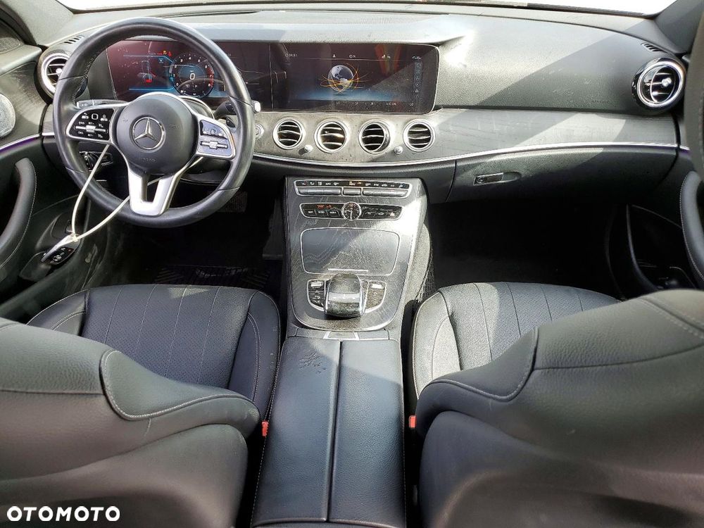 Mercedes-Benz Klasa E 300 9G-TRONIC AMG Line - 8
