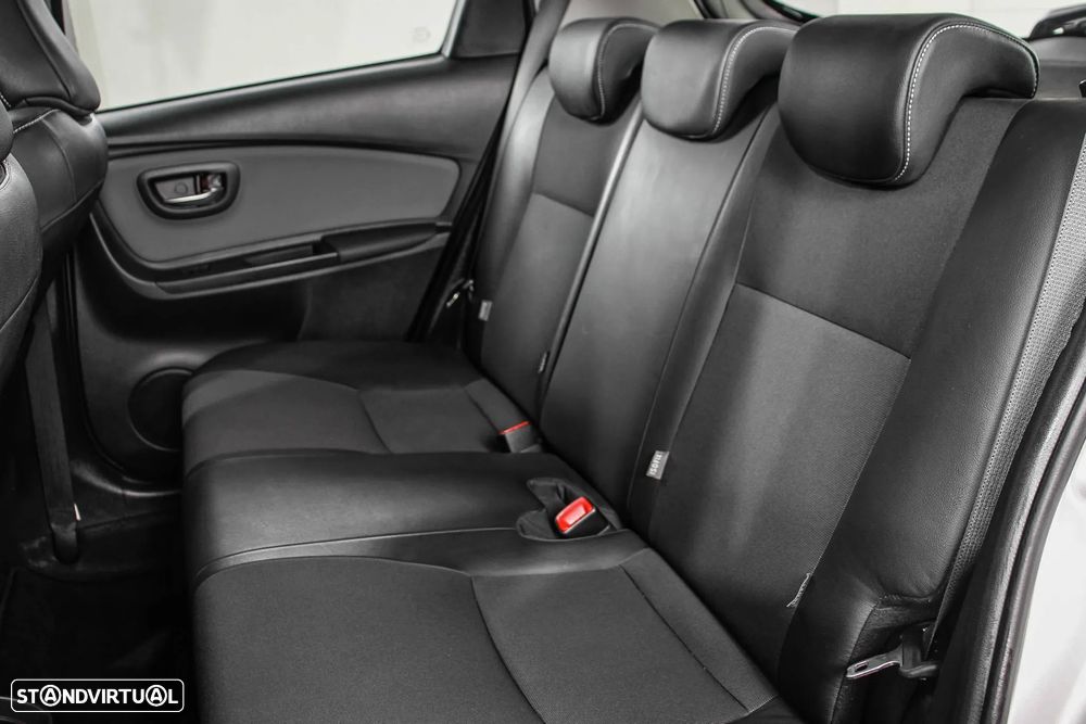 Toyota Yaris 1.5 HSD Sport - 8