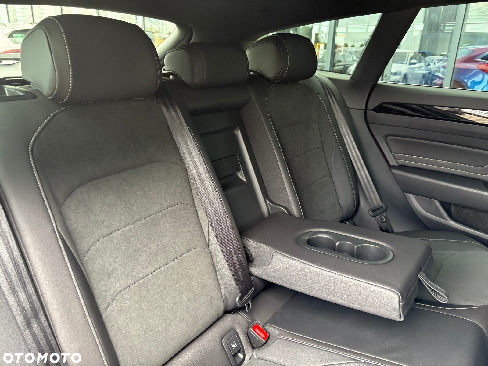 Volkswagen Arteon 2.0 TSI R-Line DSG - 16
