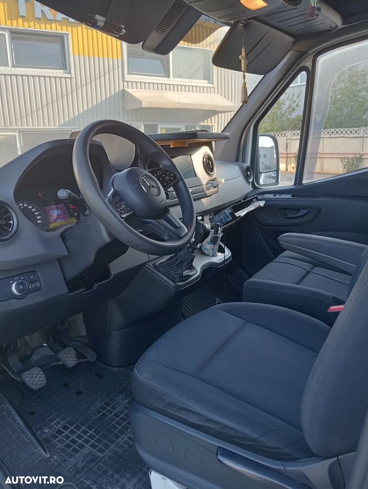 Mercedes-Benz Sprinter - 15