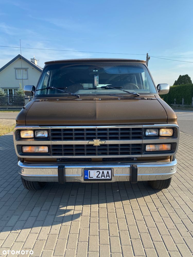 Chevrolet Chevy Van - 2