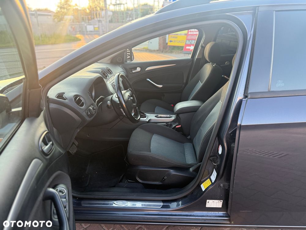 Ford Mondeo 2.0 TDCi Ghia - 11