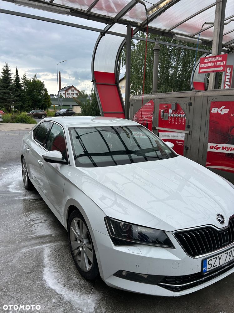 Skoda Superb 2.0 TDI Ambition DSG - 4
