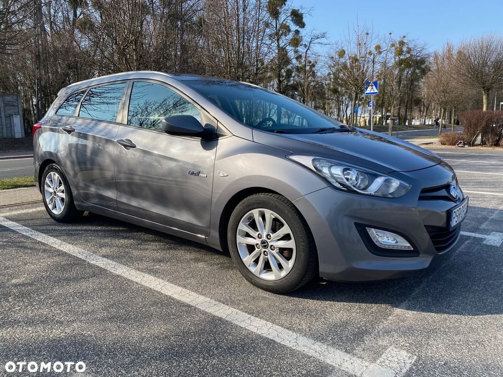 Hyundai i30 blue Kombi 1.6 GDi Style - 22