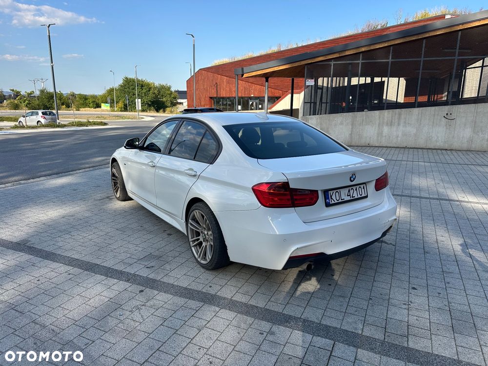 BMW Seria 3 320d xDrive Sport Line - 4