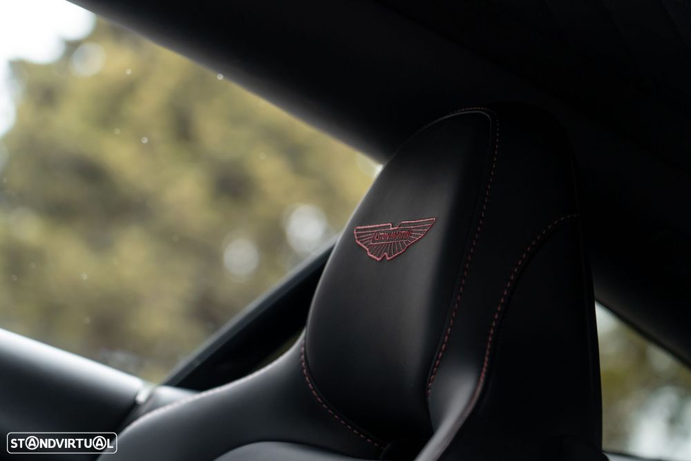 Aston Martin DB12 Coupé - 18