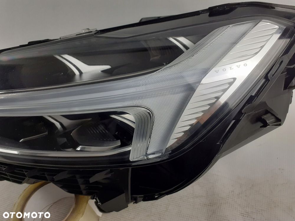 Volvo XC60 II lampa lewa FULL LED 17-22r.31655229 - 3