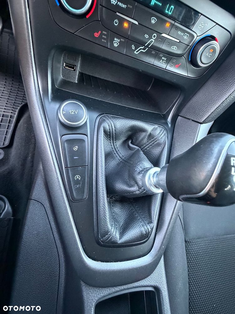 Ford Focus 1.0 EcoBoost Titanium - 28