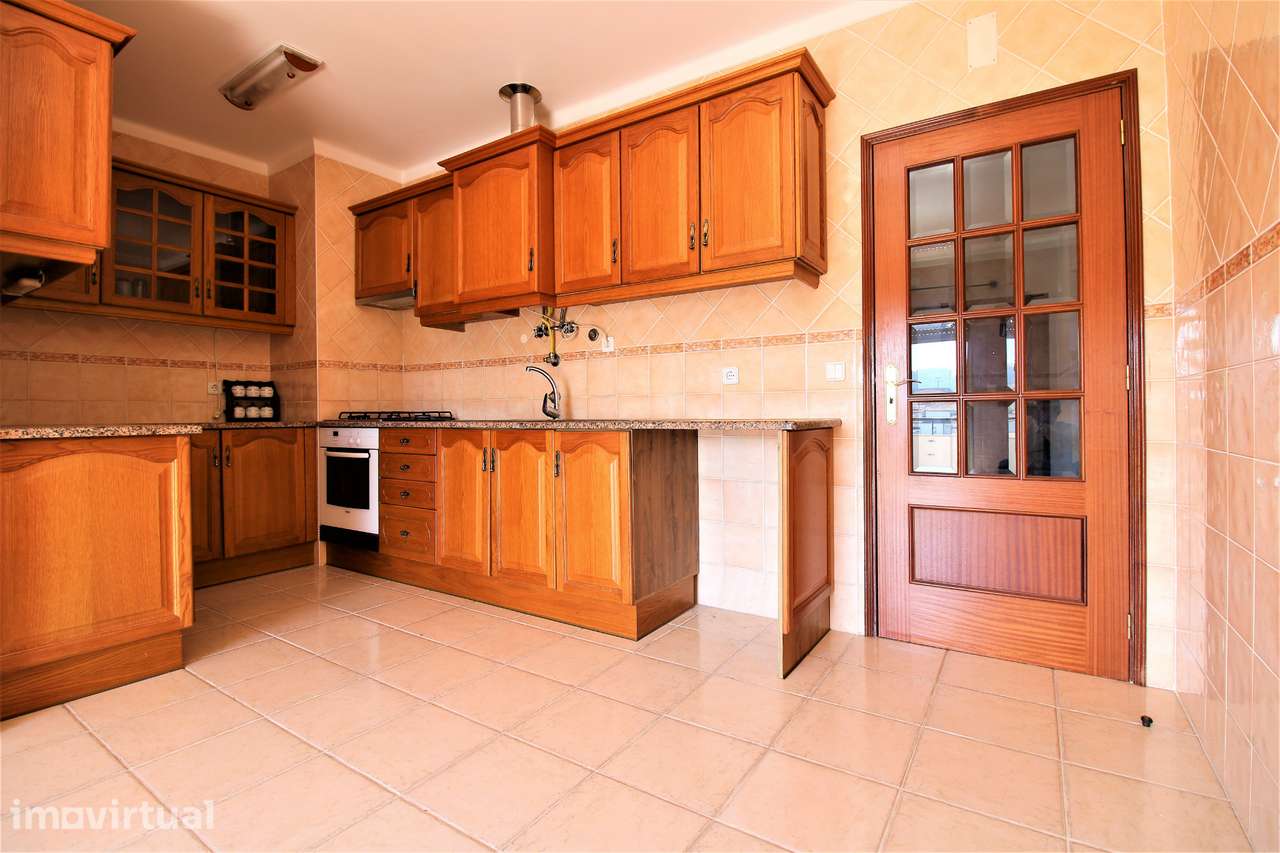 Apartamento T3 com Garagem, Granja do Ulmeiro - Grande imagem: 3/18