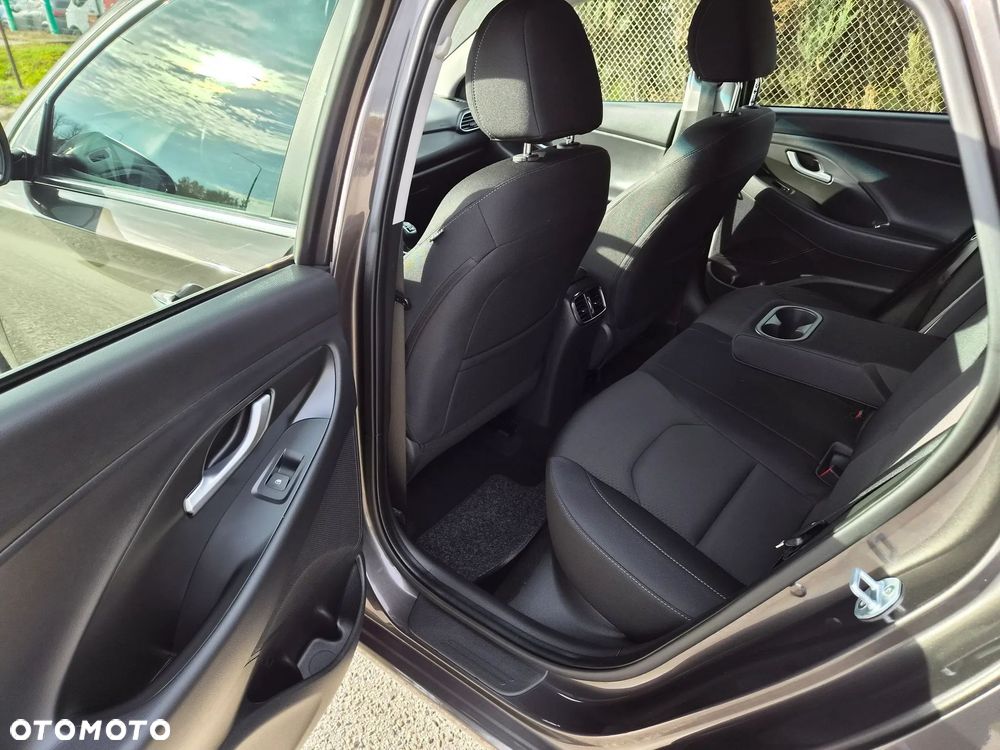 Hyundai i30 1.4 T-GDI Intro Edition - 10