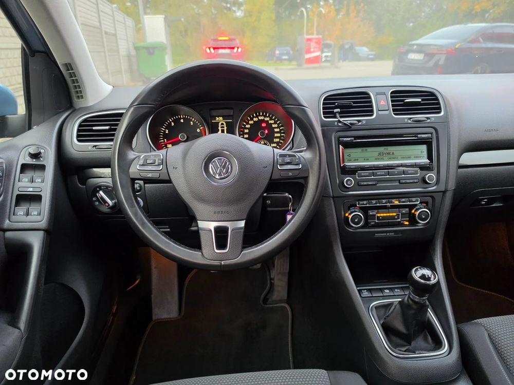 Volkswagen Golf - 8