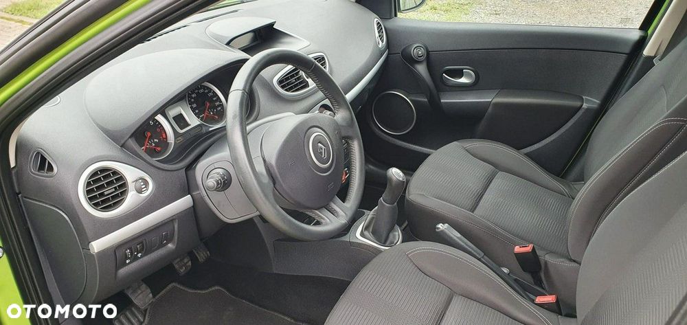 Renault Clio - 7