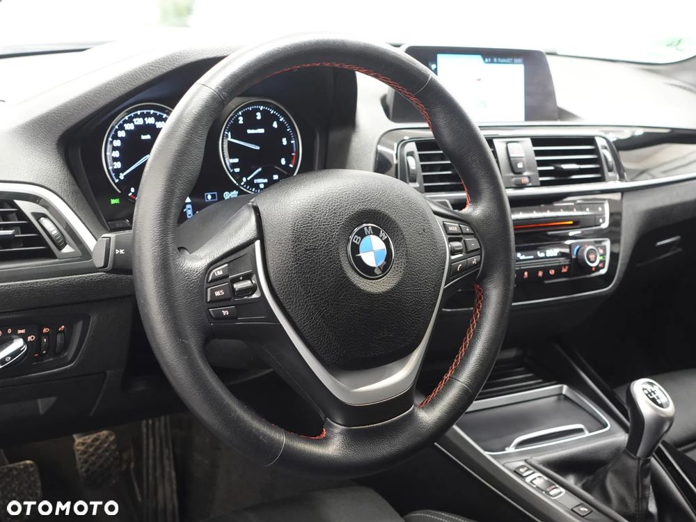 BMW Seria 1 118d xDrive Edition Metropolitan - 17