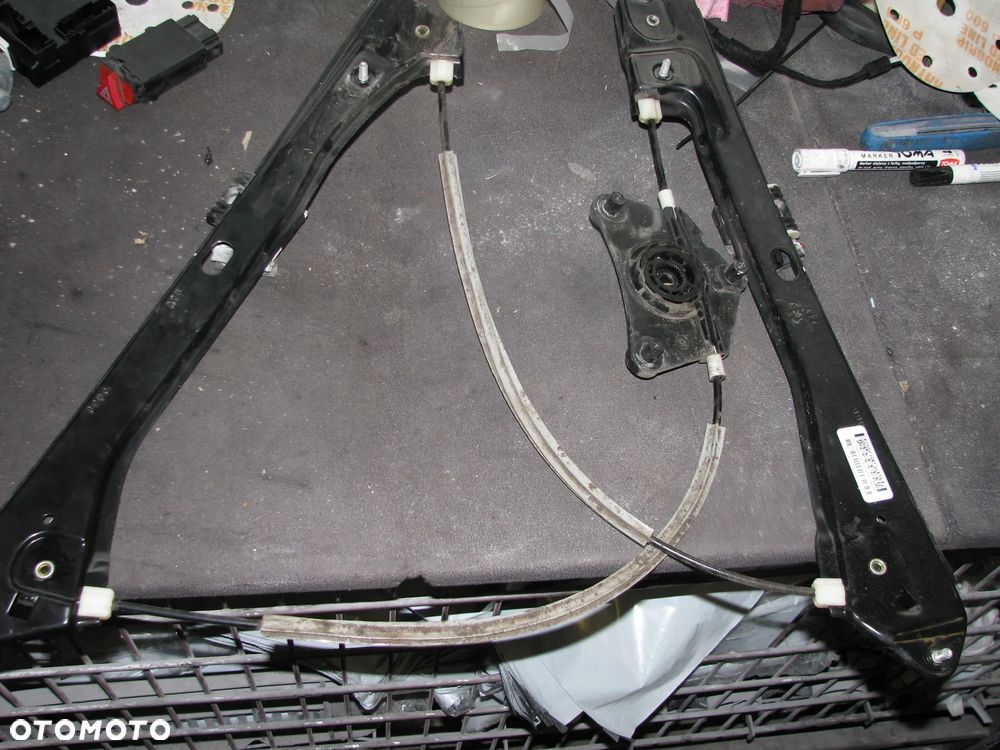 Mechanizm PODNOŚNIK SZYBY PRAWY PRZÓD VOLKSWAGEN JETTA VI 5c 5c6837462e - 2