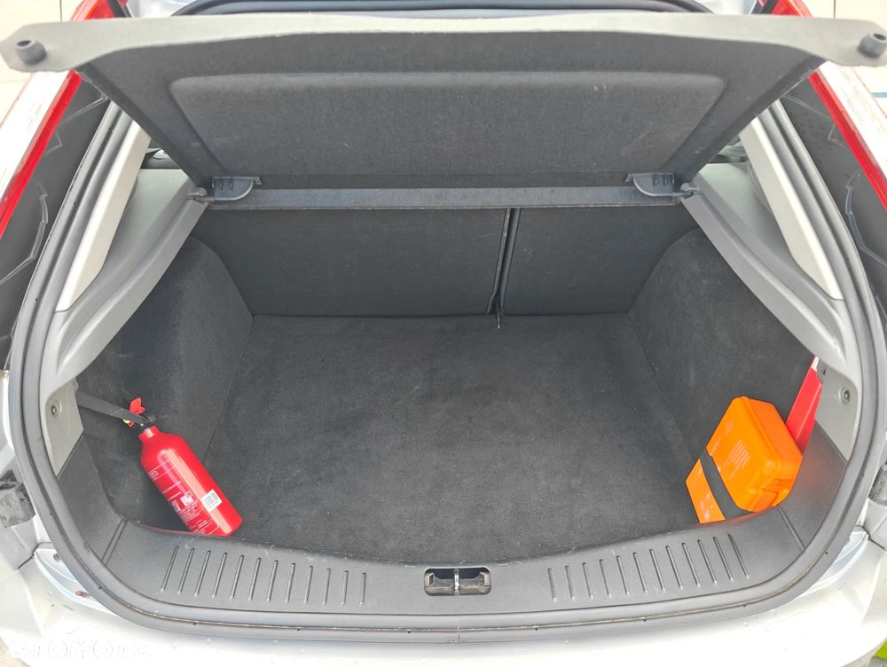 Ford Focus 1.6 Trend - 14