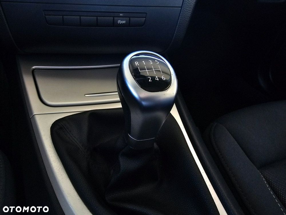 BMW Seria 1 120i - 17