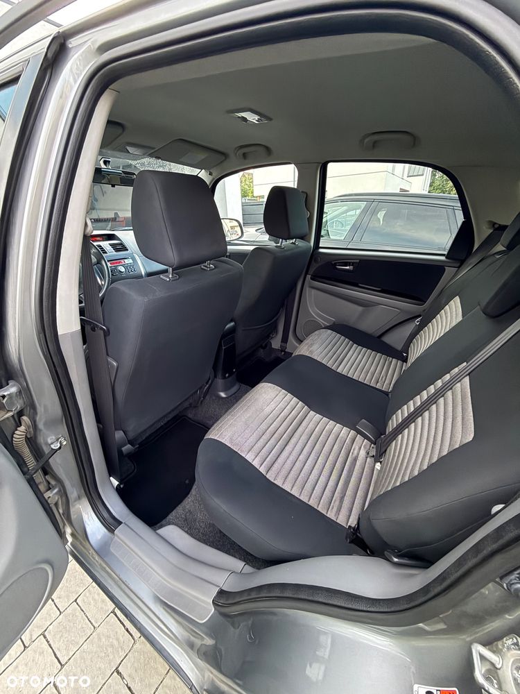 Suzuki SX4 1.6 GS / Premium 4WD - 9