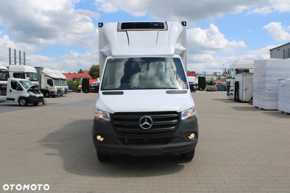 Mercedes-Benz Sprinter - 5