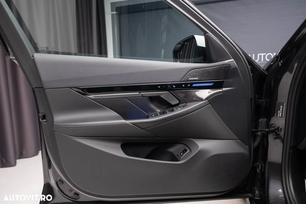 BMW Seria 5 520i Aut. - 30