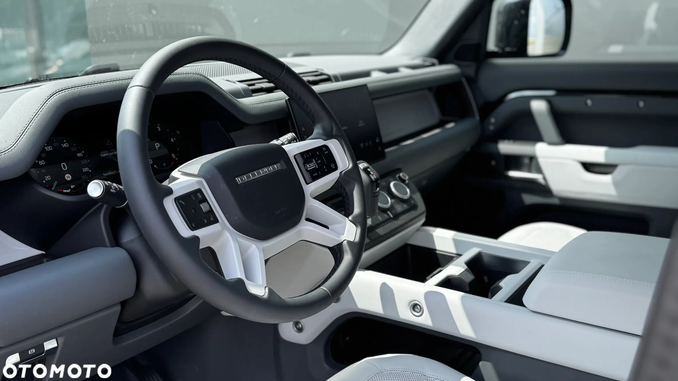 Land Rover Defender 110 2.0 D240 SE - 8