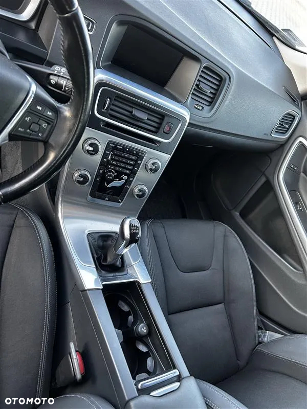 Volvo V60 D4 Drive-E Momentum - 14