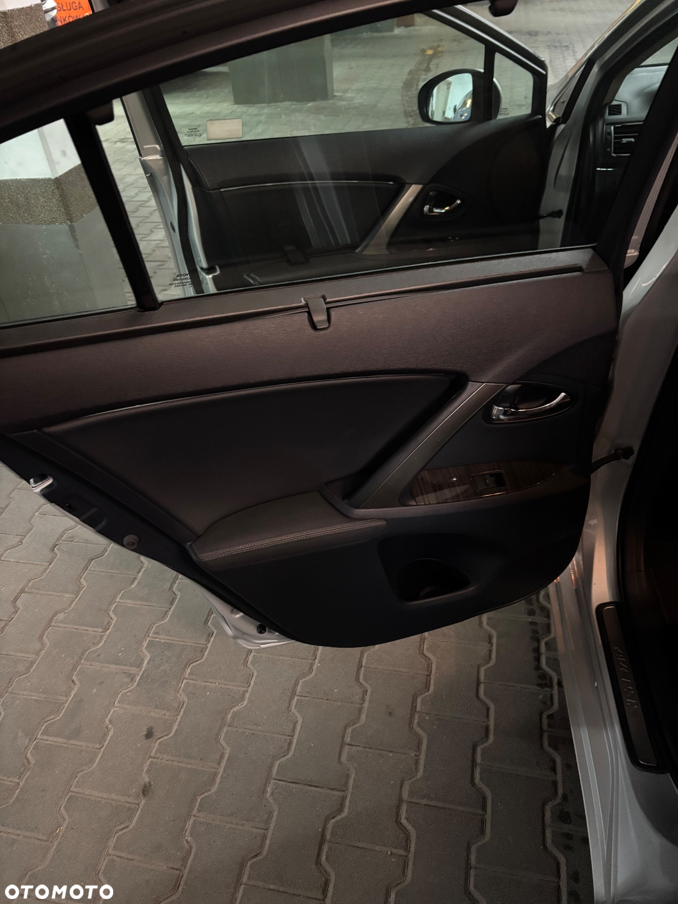 Toyota Avensis 1.8 Sol NAVI MS - 18