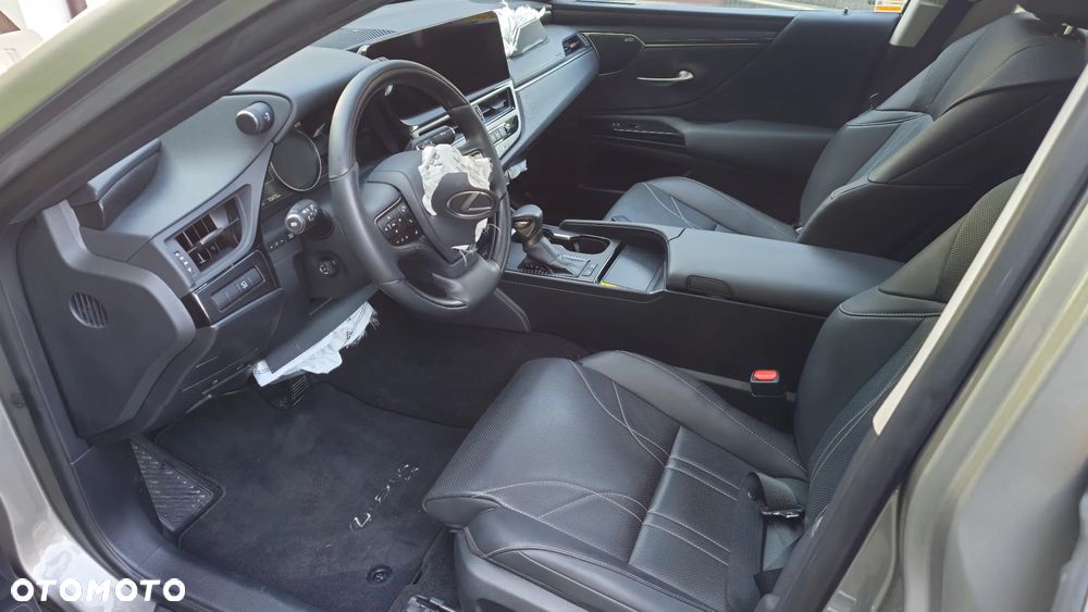 Lexus ES 300h Prestige - 10